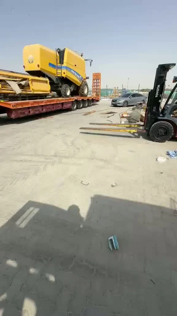 معدات إنشائية على لوبد