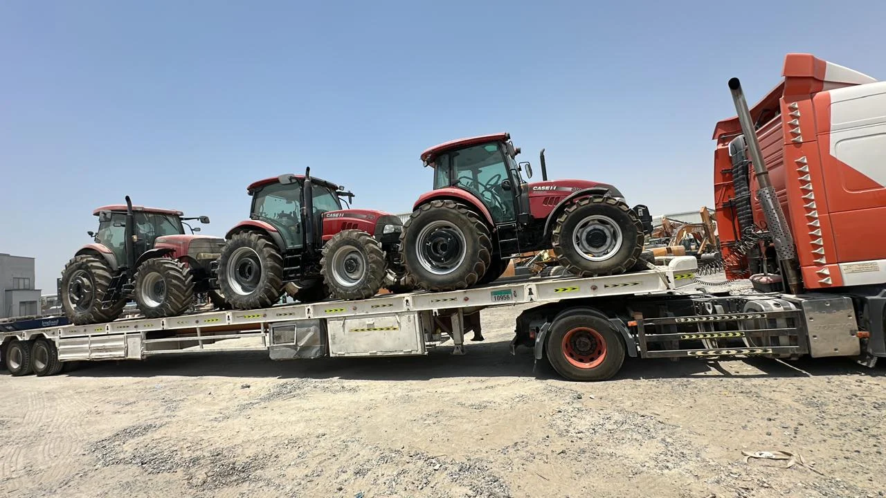 جرارات زراعية على لوبد
