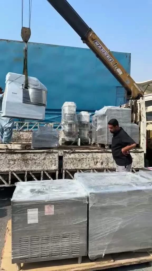 رفع البضائع وتحميلها
